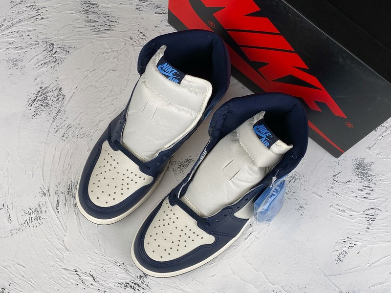 AIR JORDAN 1 OBSIDIAN UNIVERSITY BLUE 555088-140