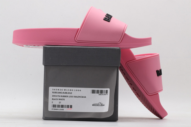 Ba*len*cia*ga pink slides