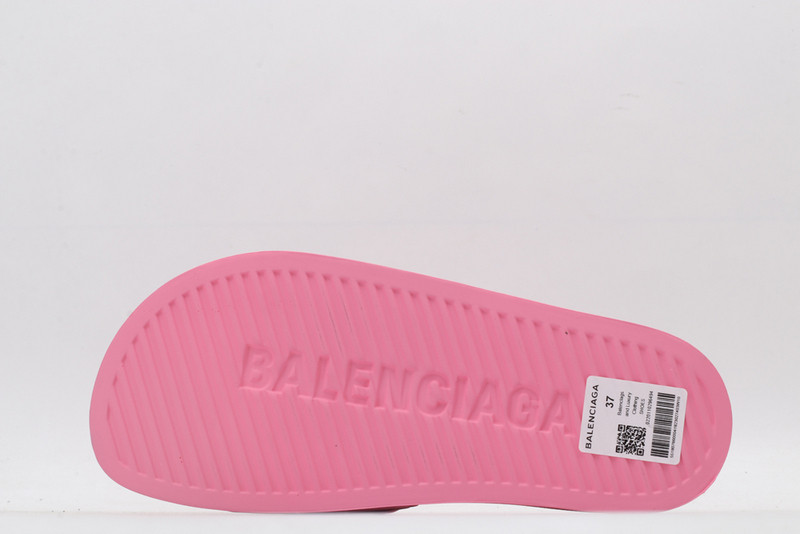 Ba*len*cia*ga pink slides