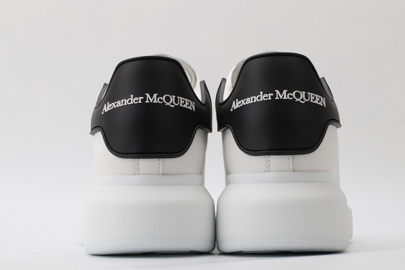 ALEXANDER MCQUEEN SNEAKER