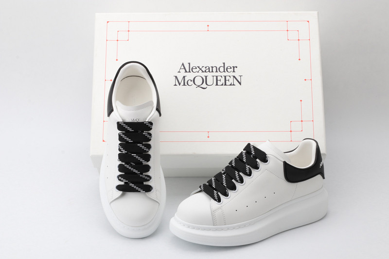 ALEXANDER MCQUEEN SNEAKER