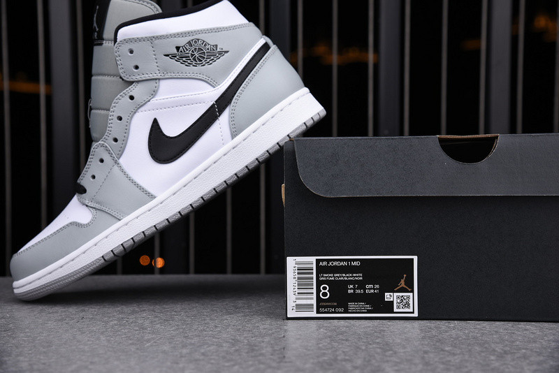 Air Jordan 1 Mid Smoke Grey 554724-092