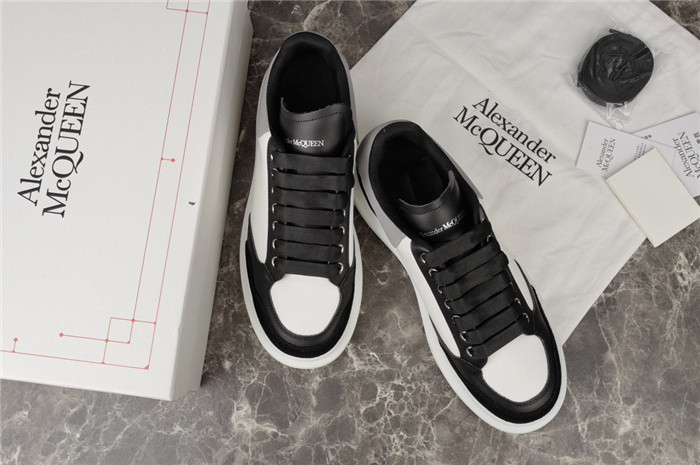 ALEXANDER MCQUEEN SNEAKER