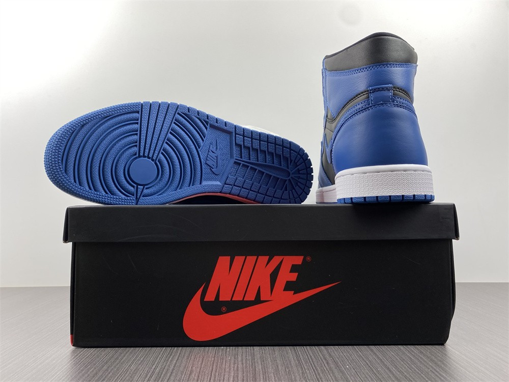 Air Jordan 1 Retro High OG “Dark Marina Blue” 555088-404