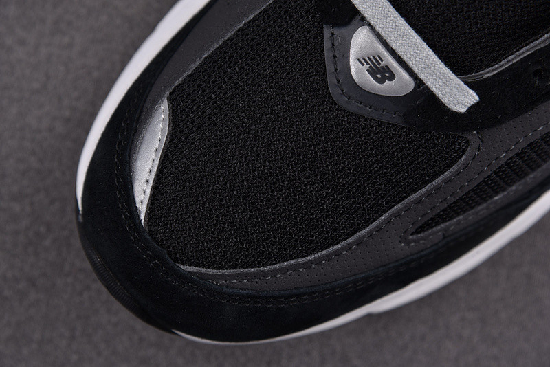 New Balance NB990 V6 M990BK6