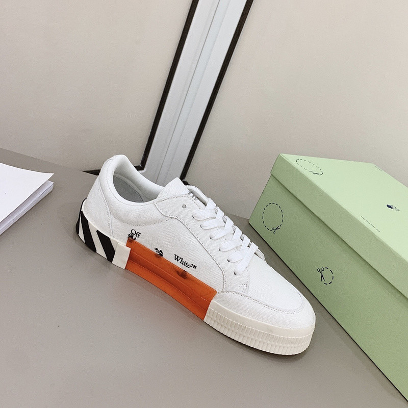 Off-White c/o Virgil Abloh