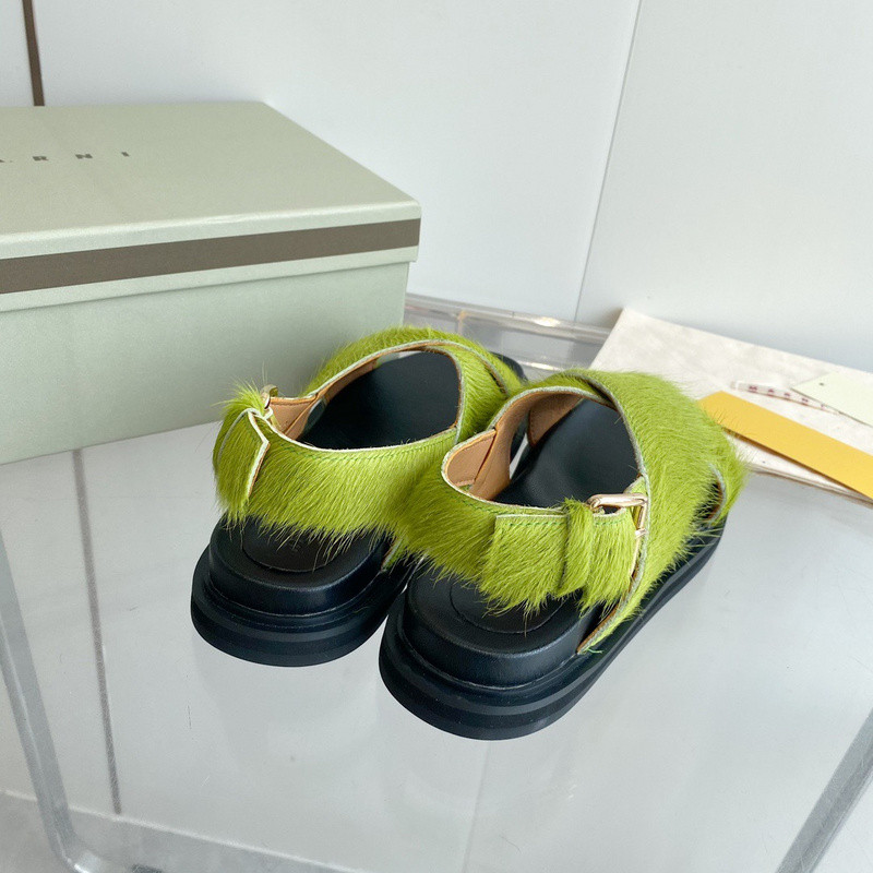 FUCHSIA LONG-HAIR CALFSKIN FUSSBETT