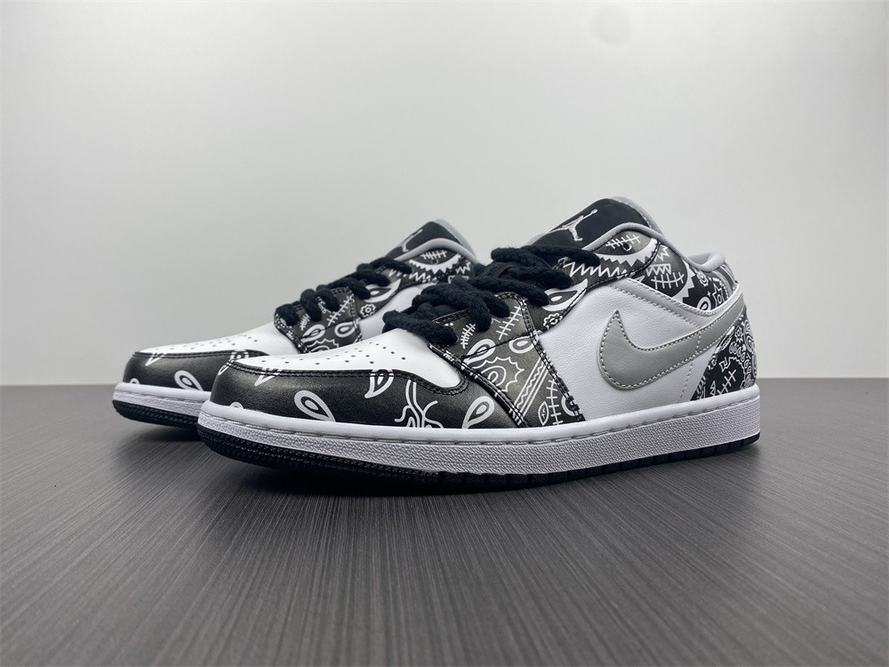 AIR JORDAN 1 LOW BLACK WHITE GREY 553558-040