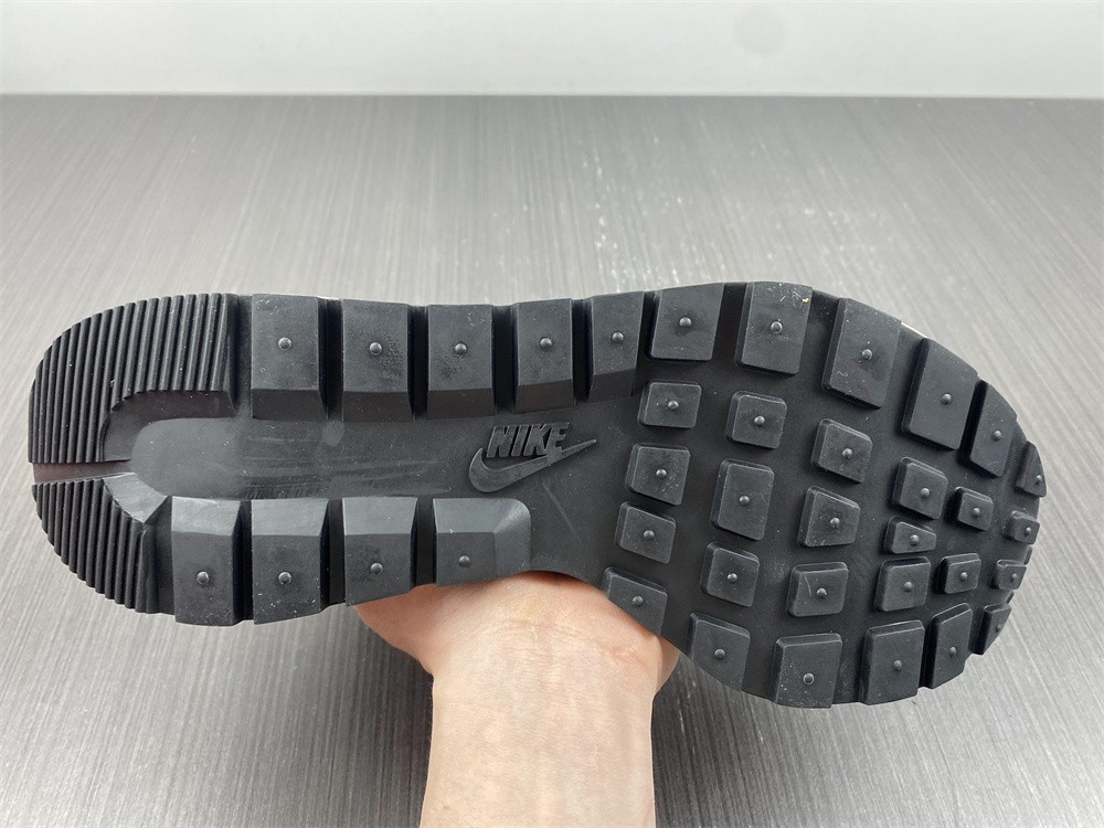 Nike Vaporwaffle sacai Jean Paul Gaultier Black White DH9186-001