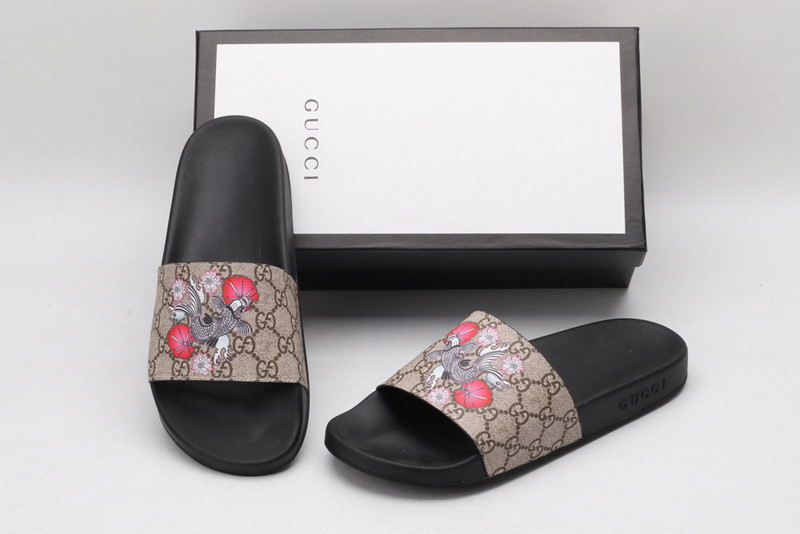 GUC LEATHER SLIDE