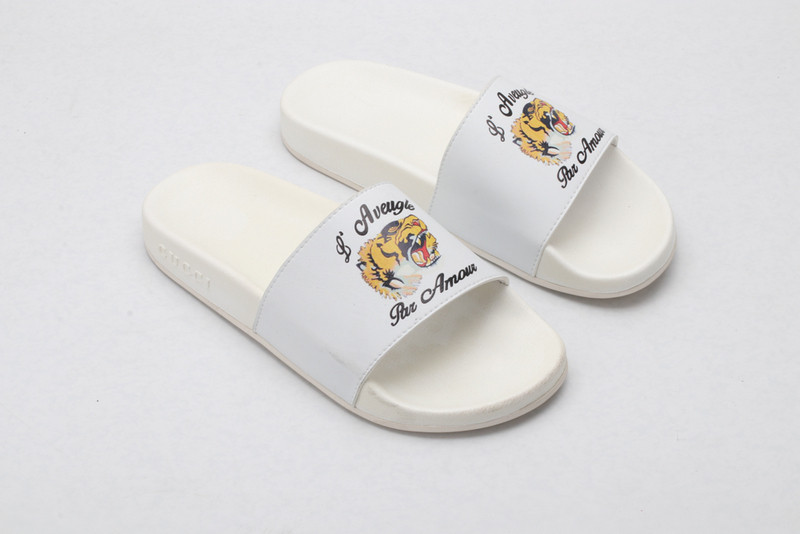 GUC LEATHER SLIDE