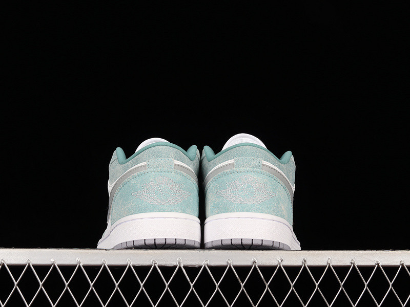 Air Jordan 1 Low “New Emerald” DN3705-301