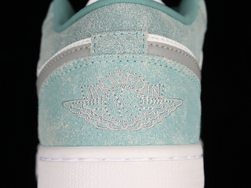 Air Jordan 1 Low “New Emerald” DN3705-301