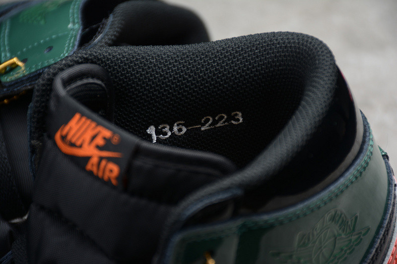 AIR JORDAN 1 HIGH OG "SOLEFLY FRIENDS & FAMILY" AV3905-038