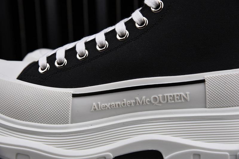 ALEXANDER MCQUEEN SNEAKER