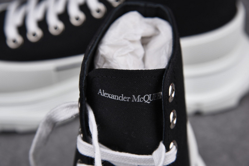 ALEXANDER MCQUEEN SNEAKER
