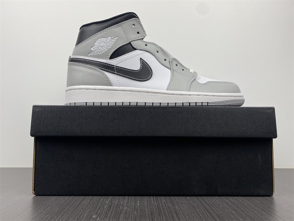 AIR JORDAN 1 MID “LIGHT SMOKE GREY” 554724-078