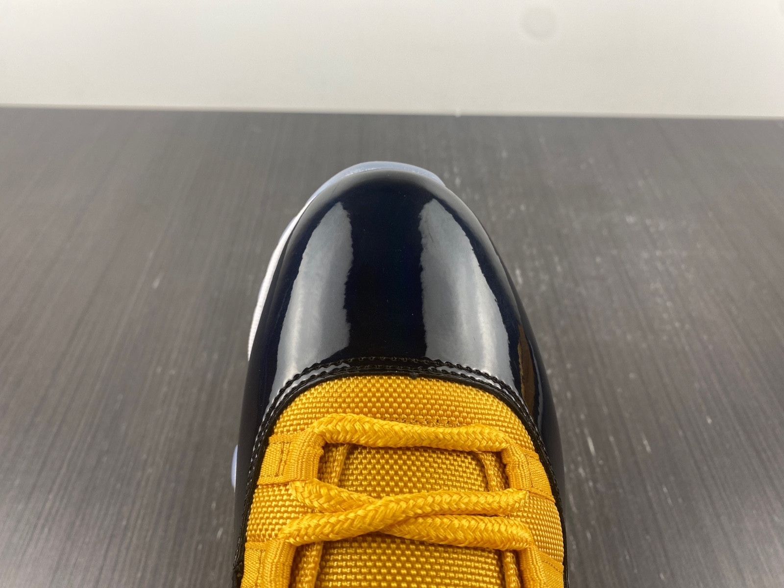 Air Jordan 11 Retro Black Yellow CT8012-118