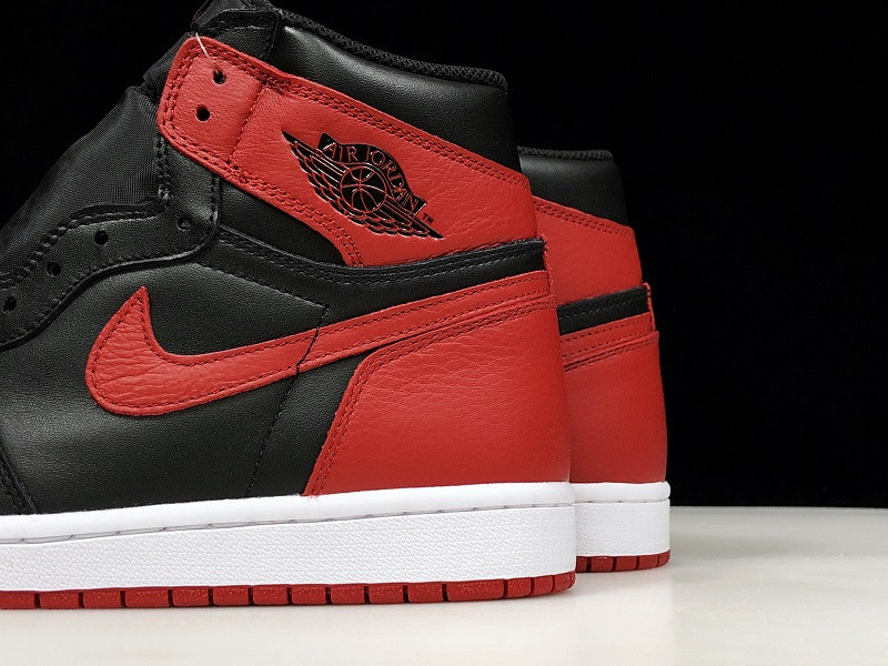 AIR JORDAN 1 RETRO HIGH OG BANNED 555088-001