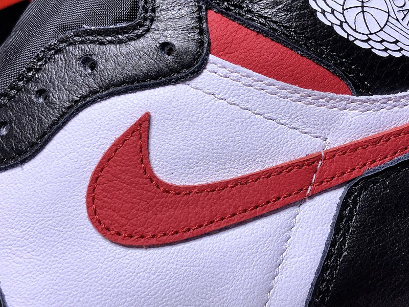 AIR JORDAN 1 BLACK WHITE GYM RED 555088-061