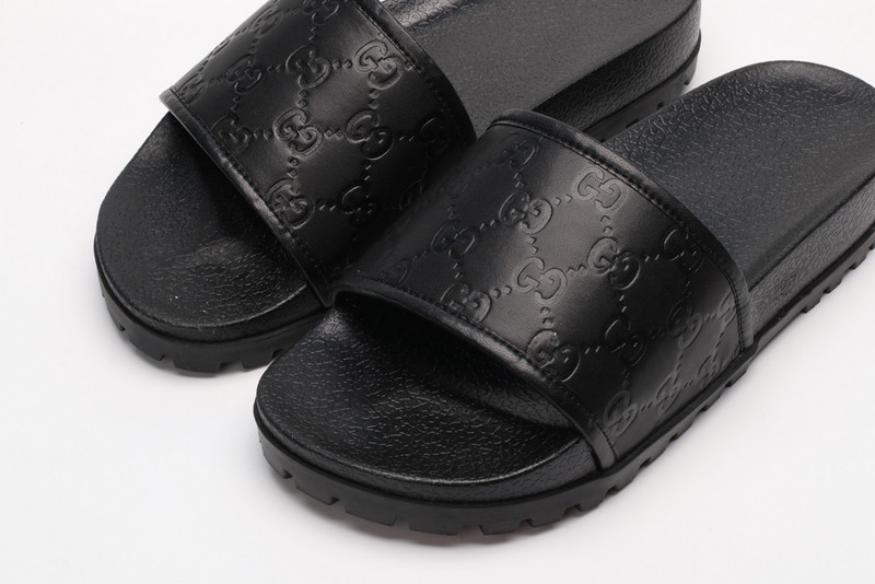 GUC LEATHER SLIDE