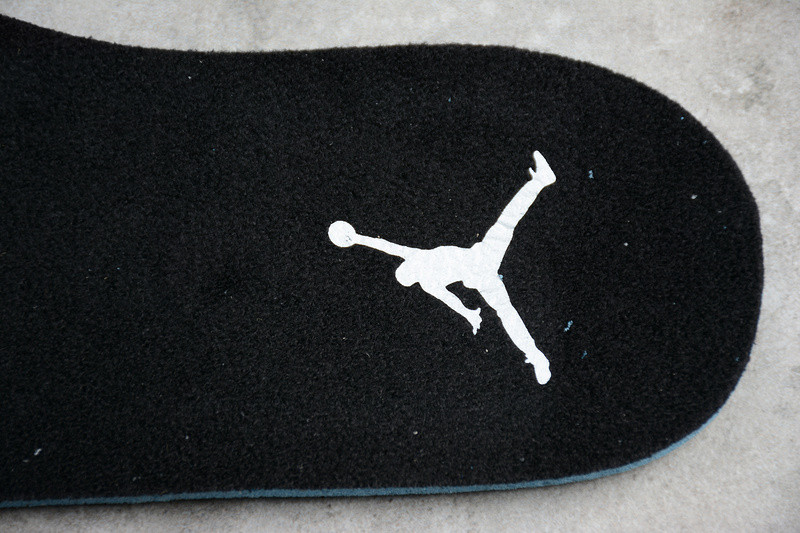 AIR JORDAN 11 RETRO LOW "BARONS" 528895-010