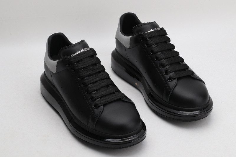 ALEXANDER MCQUEEN SNEAKER