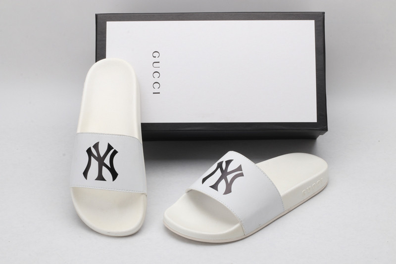 GUC LEATHER SLIDE