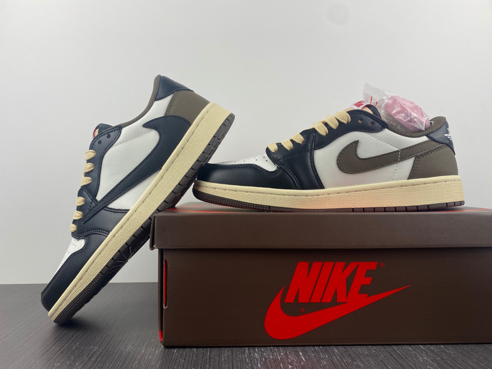 Travis Scott x Air Jordan 1 Low Dark Mocha Black CQ4277-105