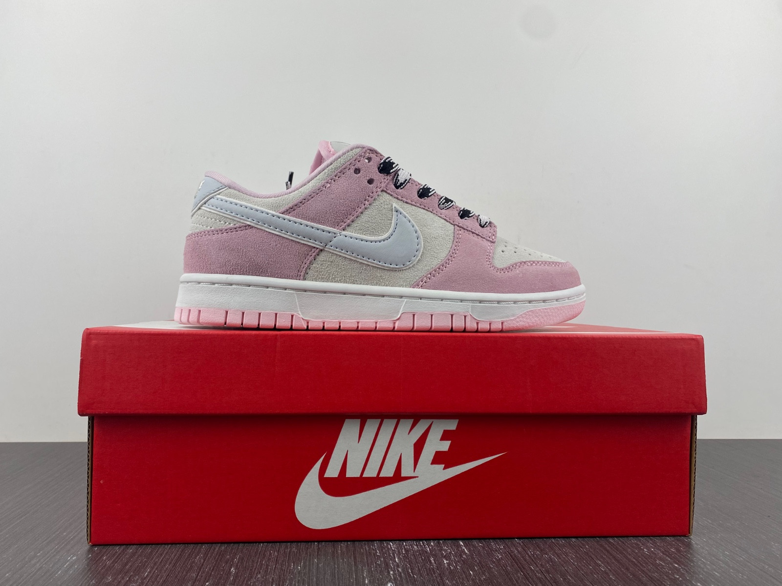 Nike SB Dunk Low LX Pink Foam White Black DV3054-600