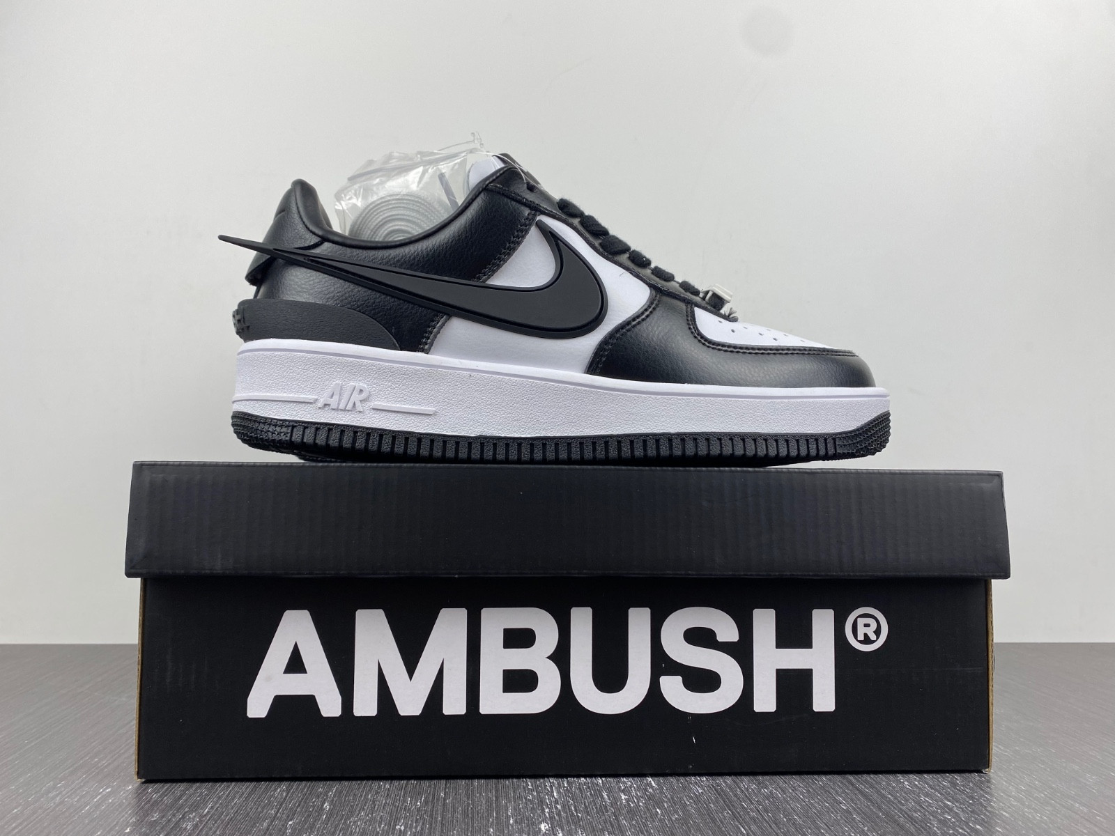 Nike x AMBUSH Air Force 1 Low Black / Phantom DV3464-007