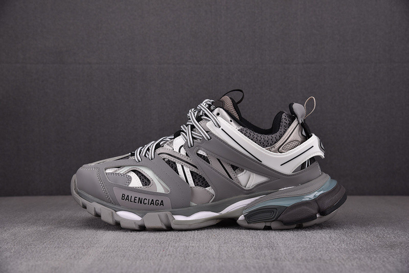 Ba*len*cia*ga track trainer