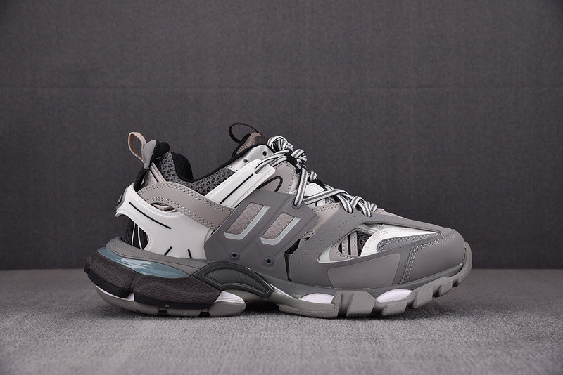 Ba*len*cia*ga led track trainer 