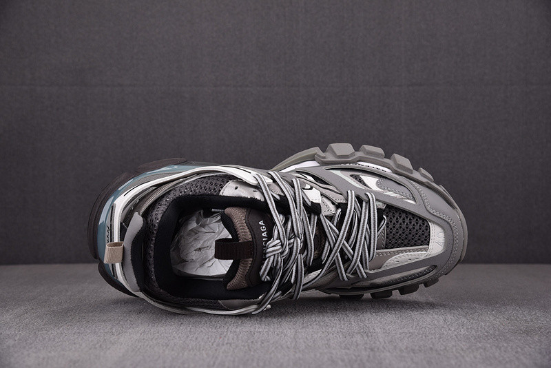 Ba*len*cia*ga track trainer