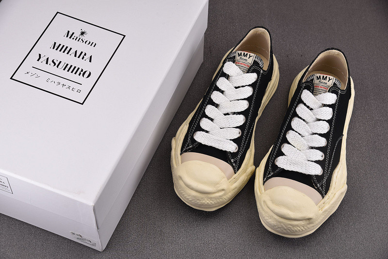 Ma*s*n mihara sneakers