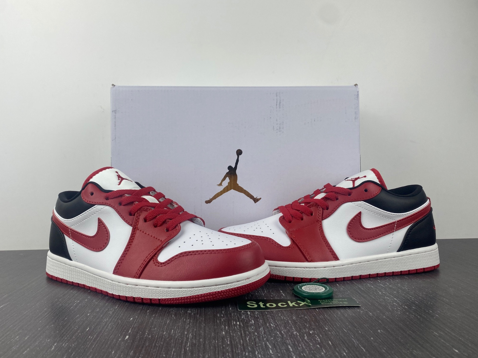 Jordan 1 Low Reverse Black Toe (W) - DC0774-160