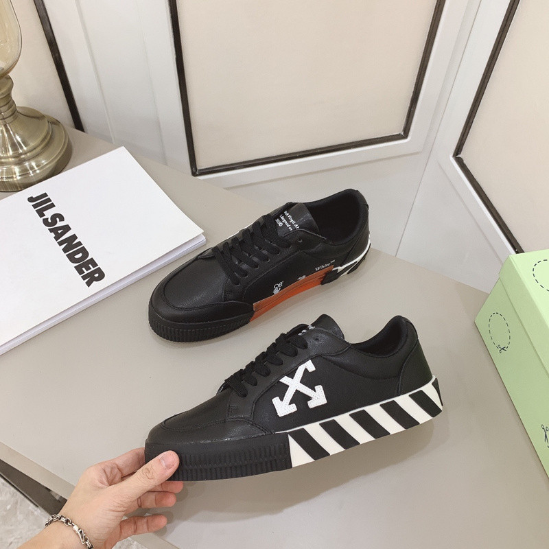 Off-White c/o Virgil Abloh