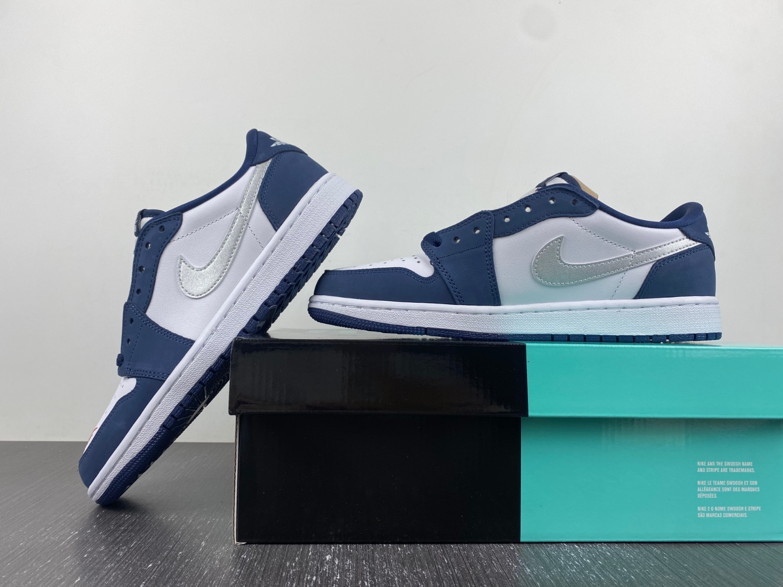 AIR JORDAN 1 LOW "Eric Koston - Midnight Navy" CJ7891 400