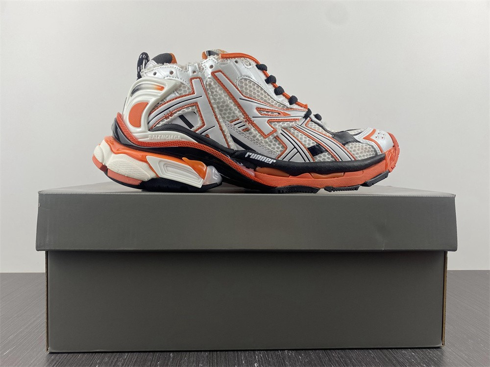 Ba*len*cia*ga runner 677403 w3rb7 9051