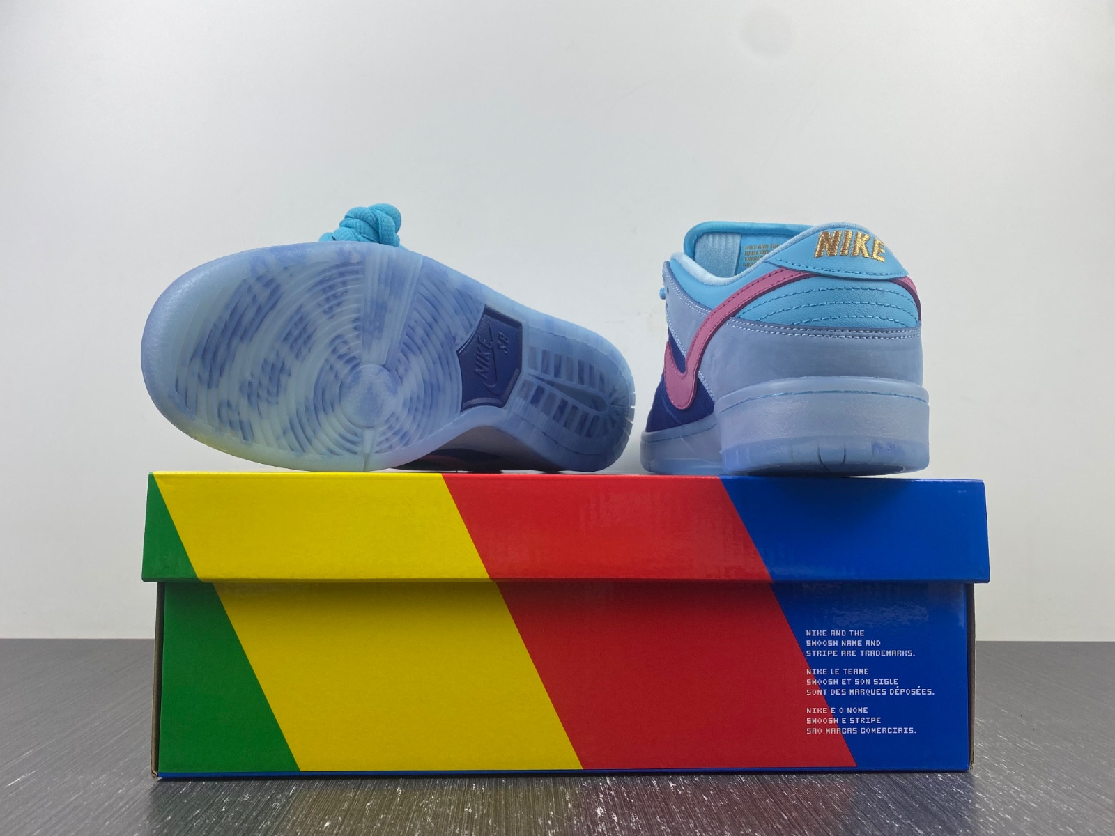 Nike SB Dunk Low Run The Jewels - DO9404-400