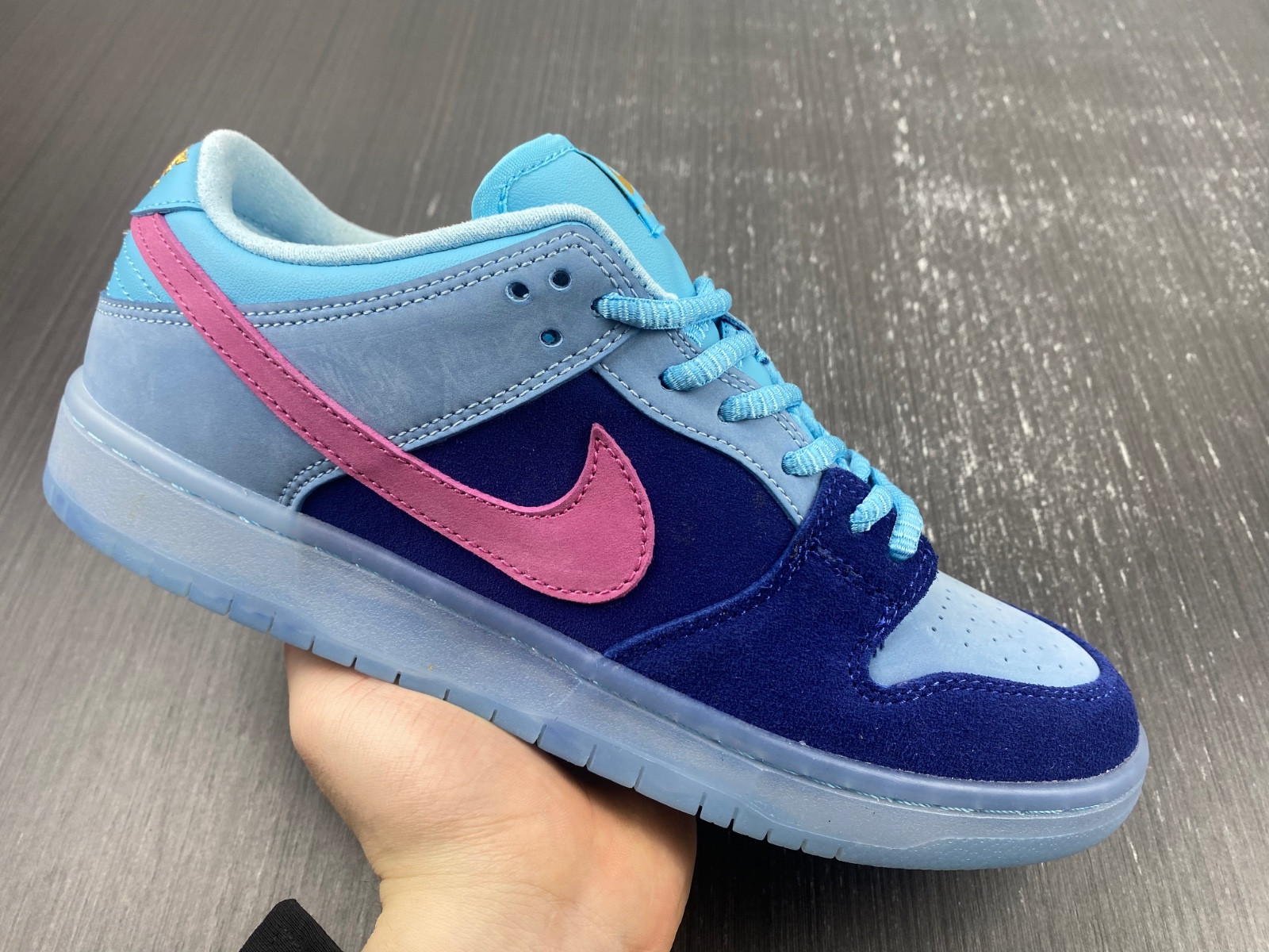 Nike SB Dunk Low Run The Jewels - DO9404-400