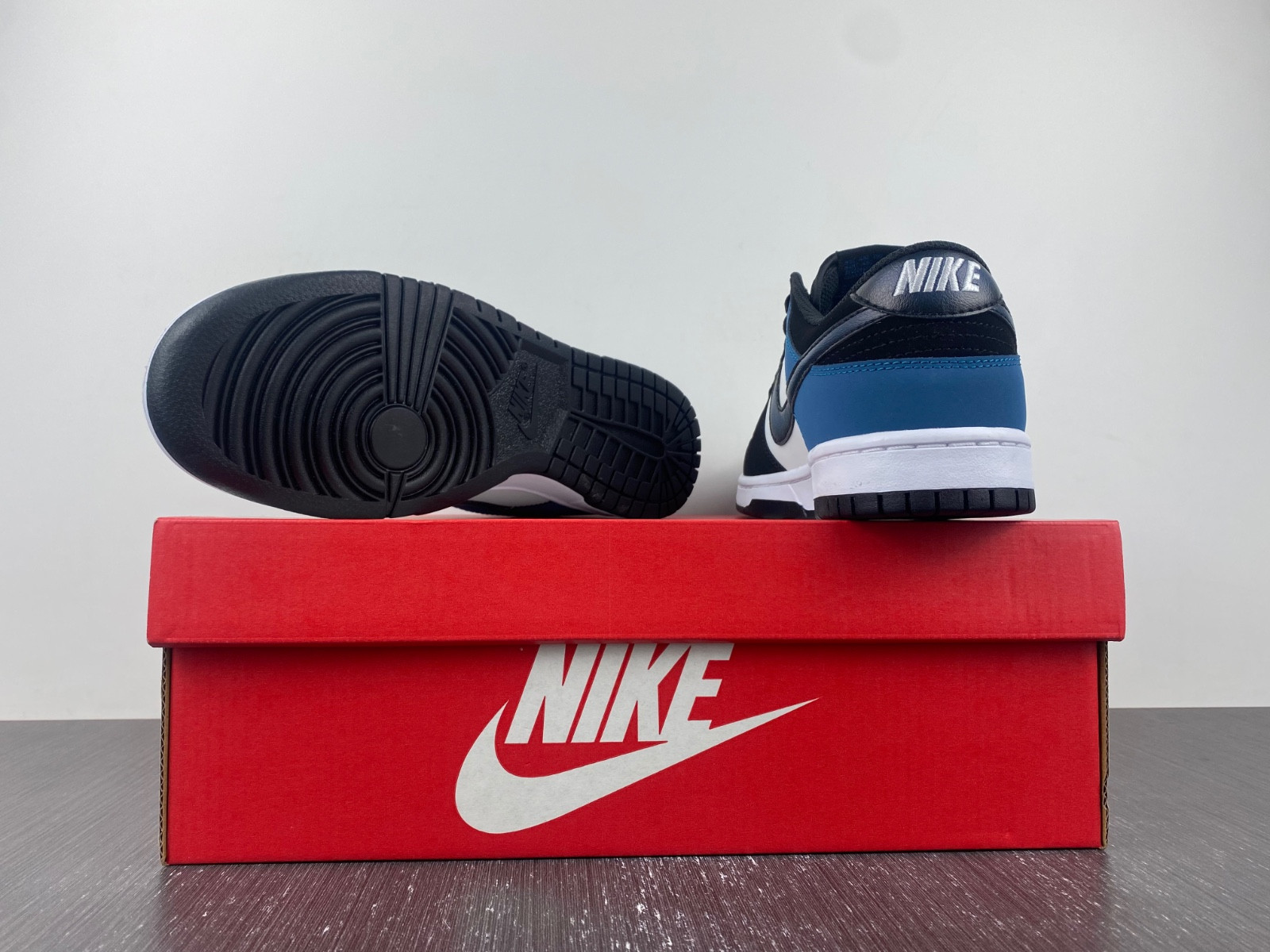 Nike Dunk Low "Black/Teal" FD6923-100