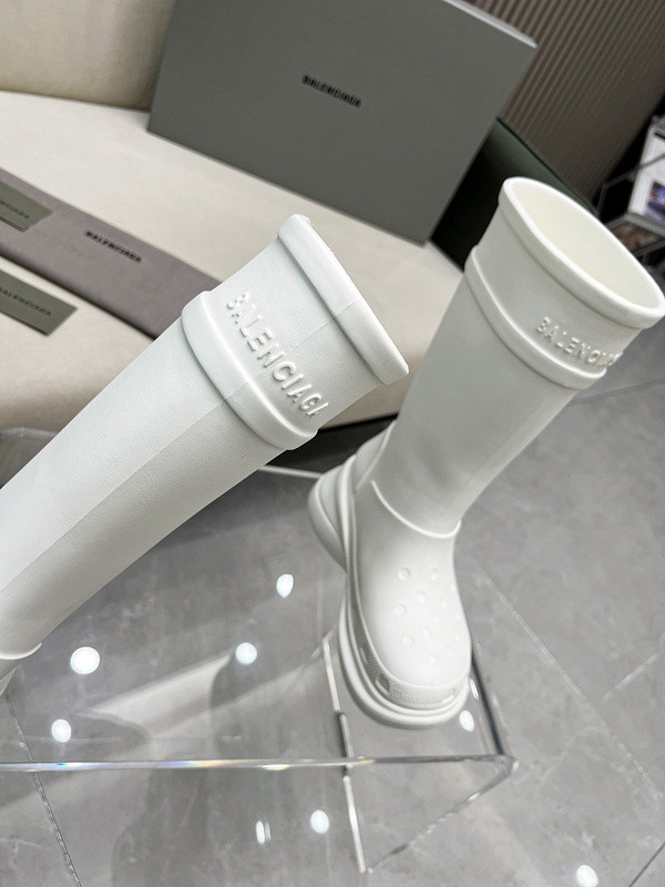 ba*len*cia*ga x Cr*0*s boot white