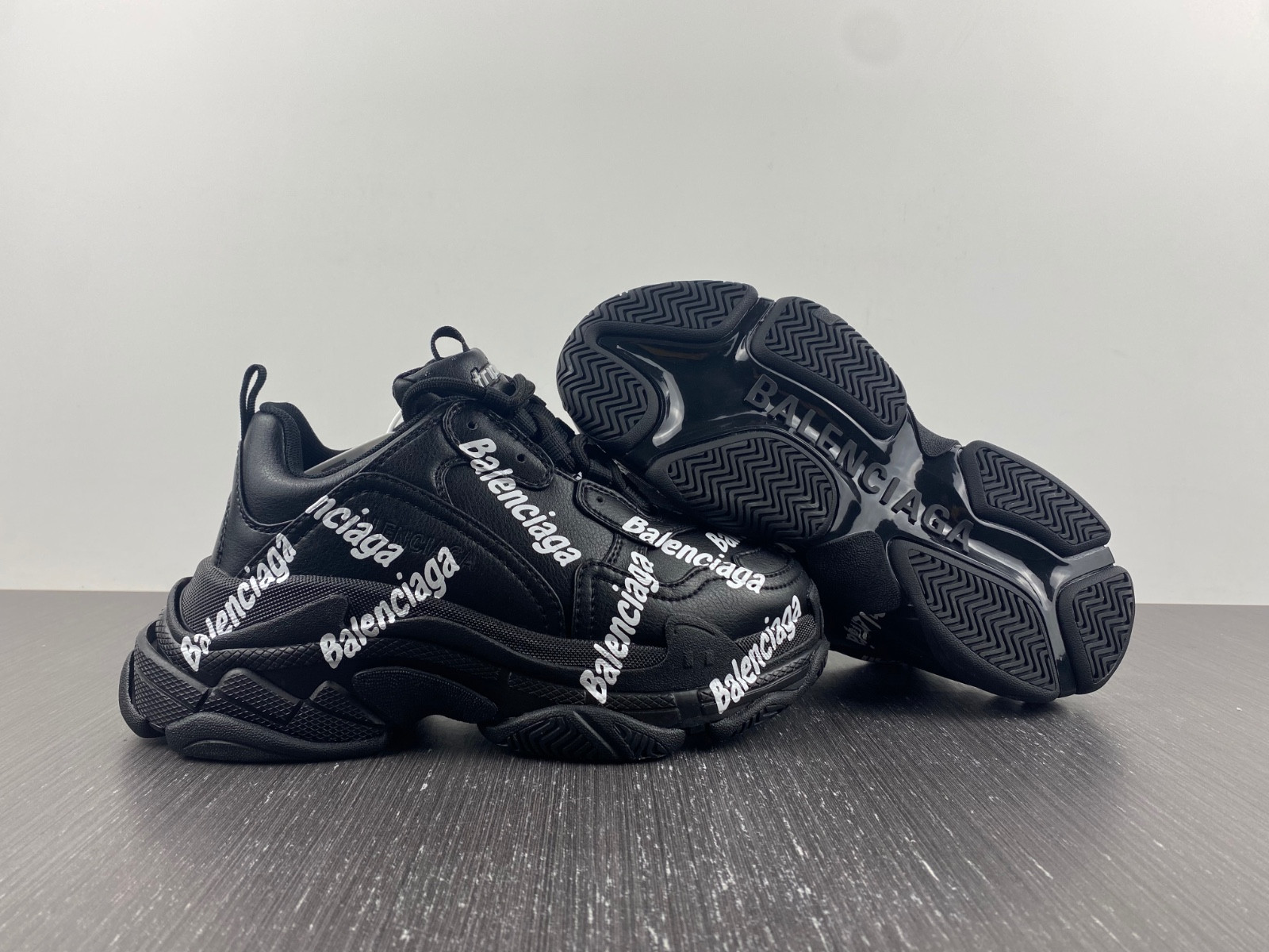 Ba*len*cia*ga triple s 524839 w2rn3 9025