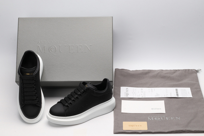 ALEXANDER MCQUEEN SNEAKER