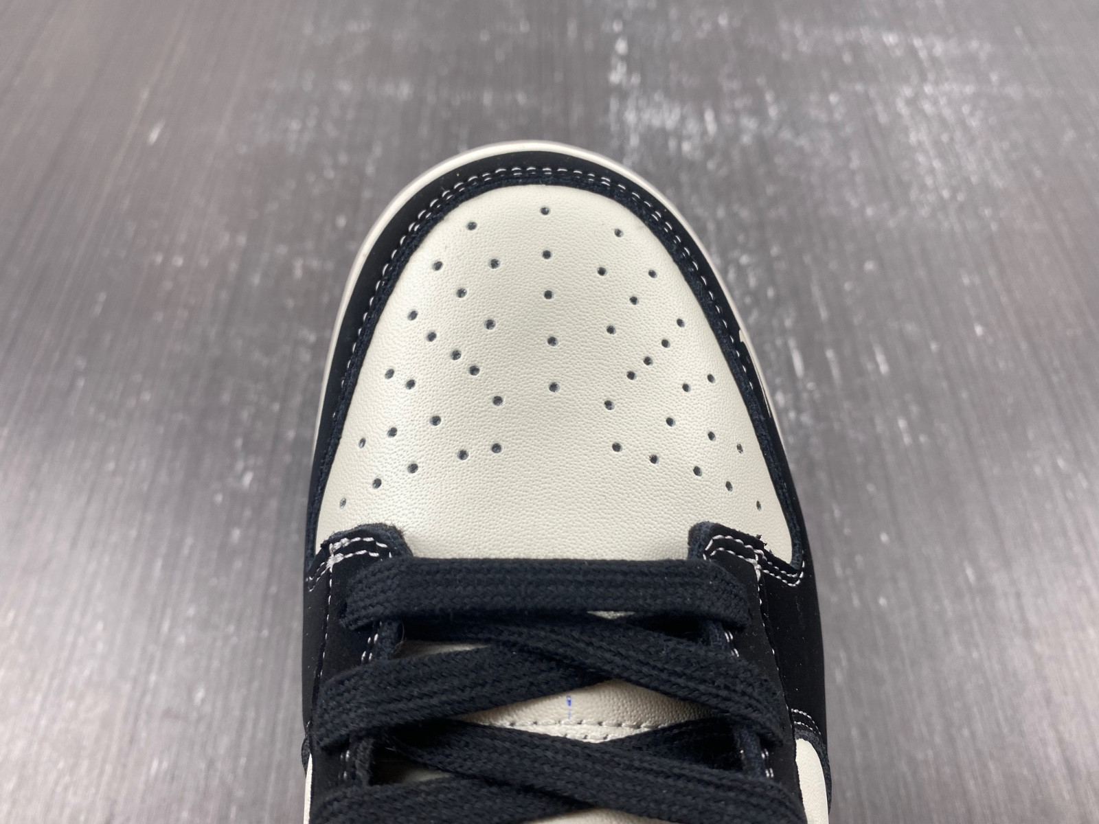 V x Nike Dunk Low Batman Black White FC1688-300