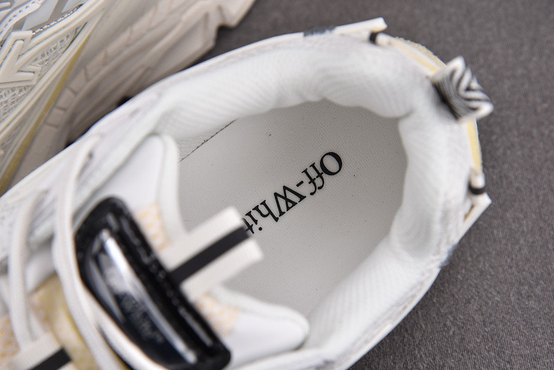 Off-White c/o Virgil Abloh