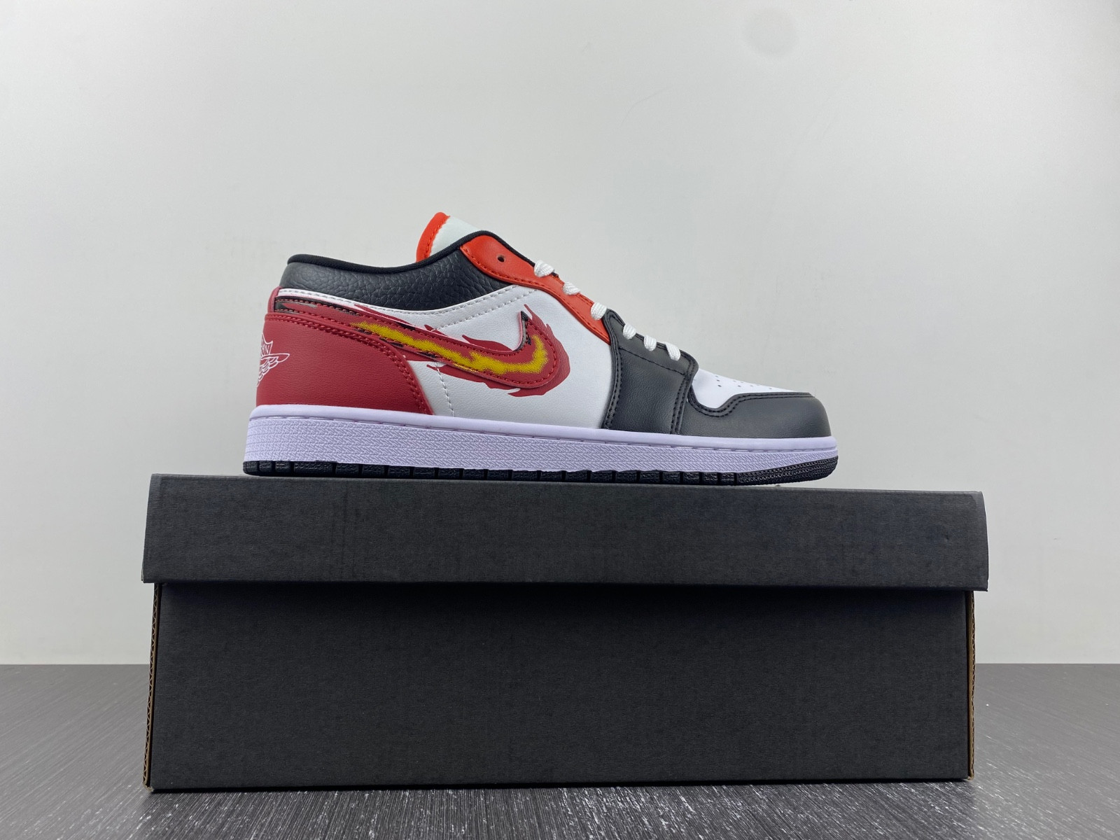 Jordan 1 Low SE Just Skate Gym Red FJ7222-101