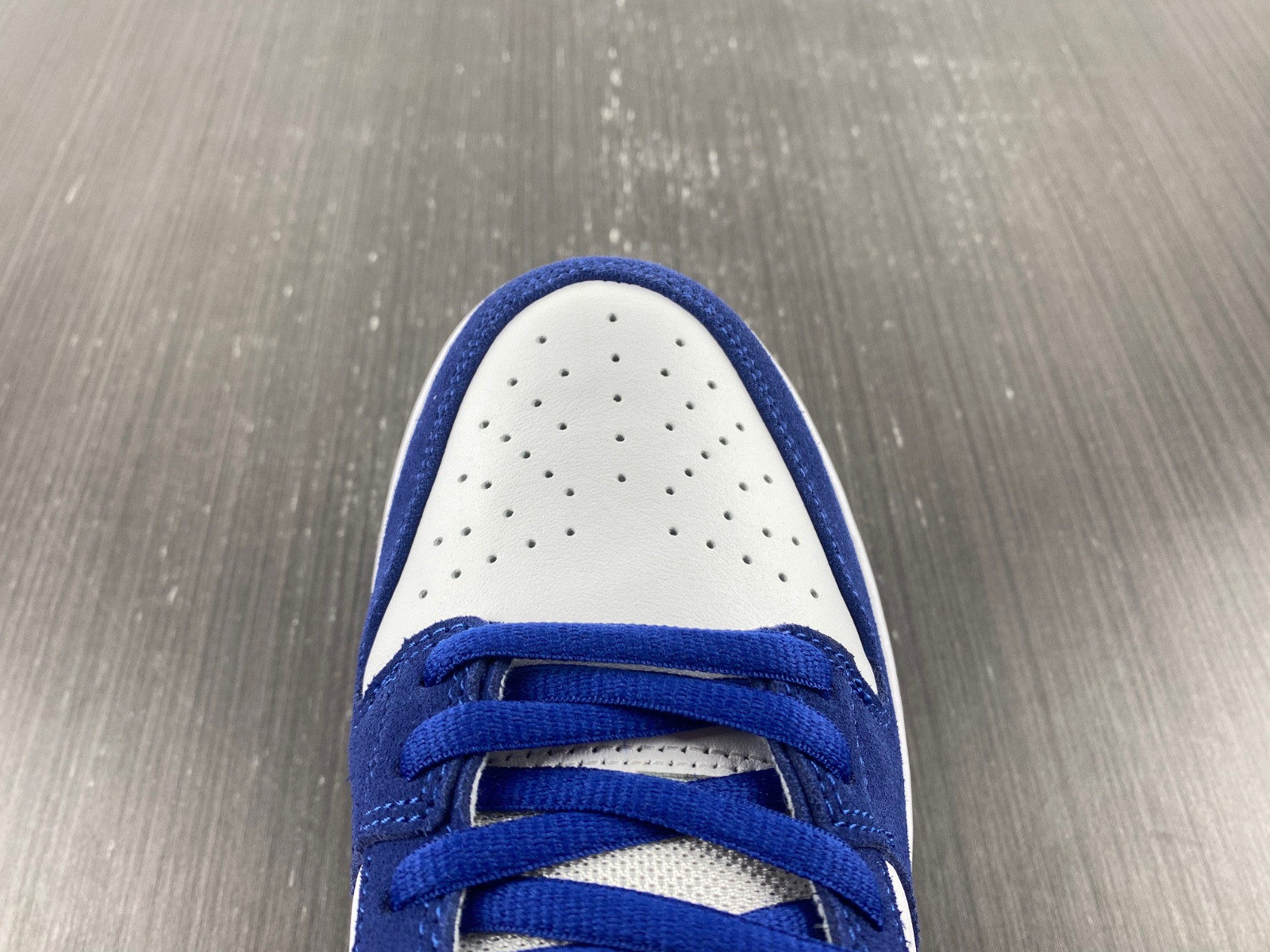 Nike SB Dunk Low “LA Dodgers” DO9395-400