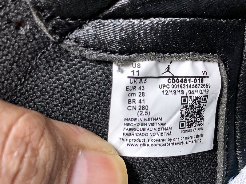 JORDAN 1 RETRO HIGH SATIN BLACK TOE CD0461-016